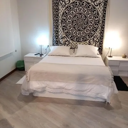 Apartment Arquitecto Perez Bellas *